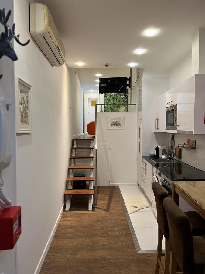 Central Apartamento 0 Ac Metro Nearby Porto Kültér fotó