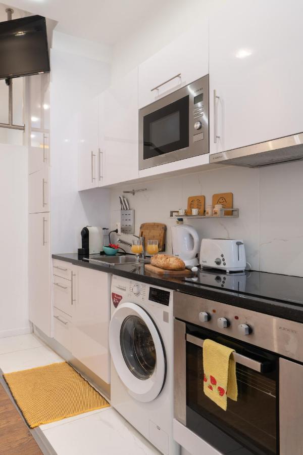 Central Apartamento 0 Ac Metro Nearby Porto Kültér fotó